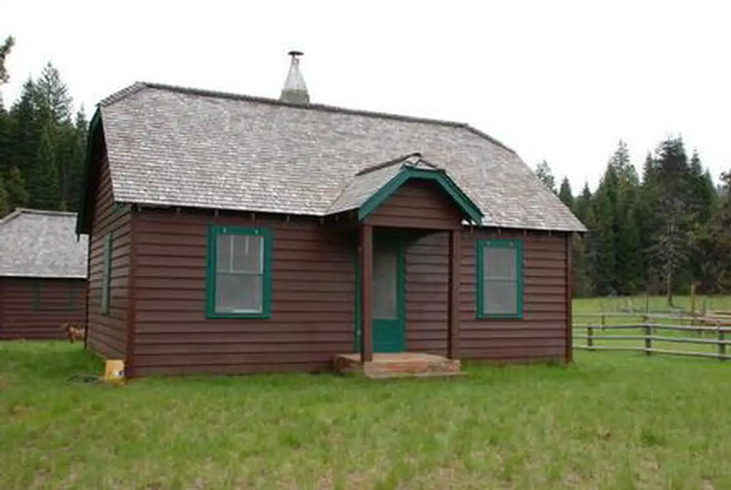 LODGEPOLE GUARD STATION photo 2