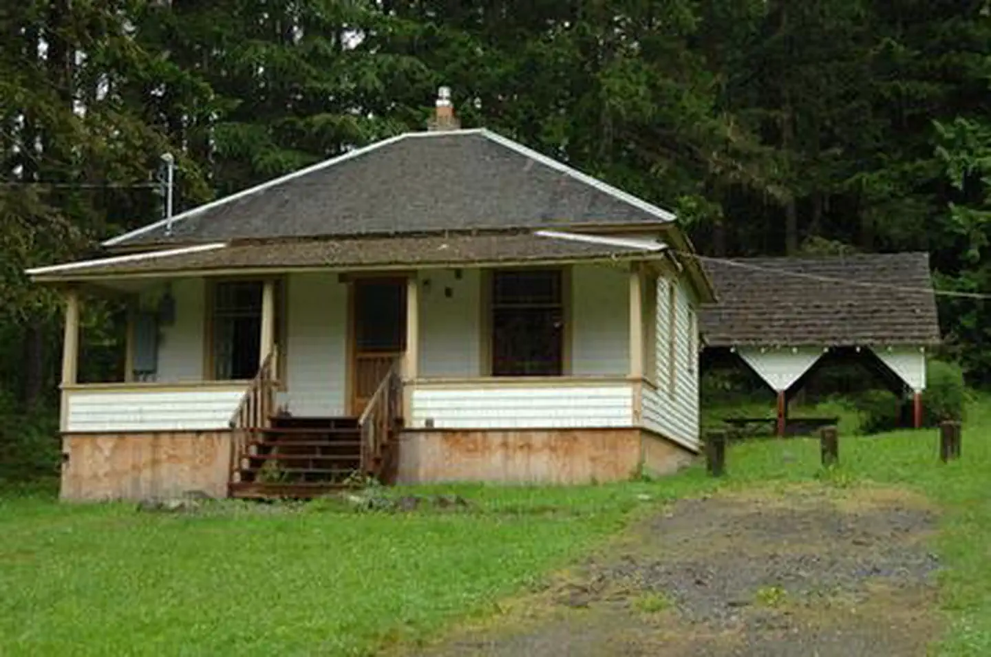 LOUELLA CABIN photo 3