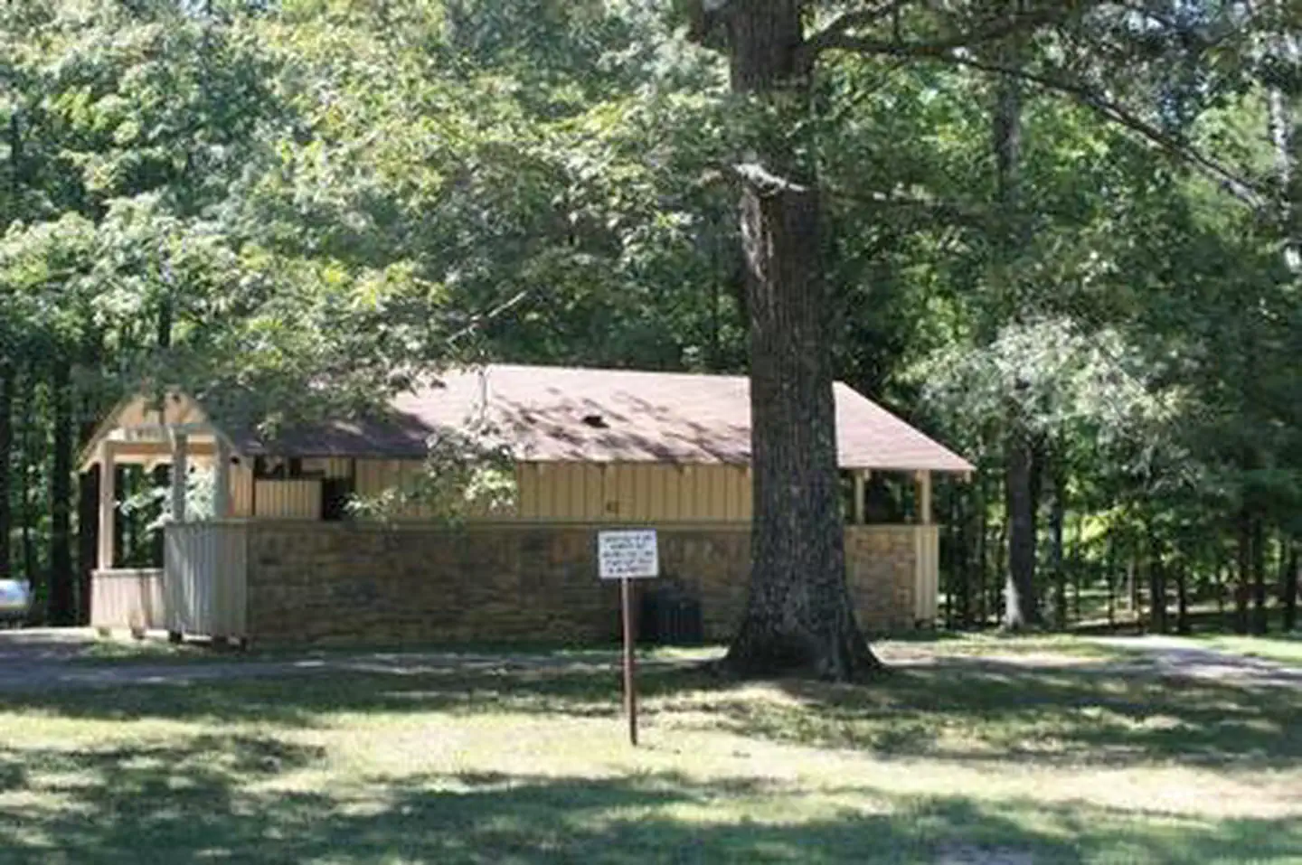 MAMMOTH PICNIC SHELTERS photo 5