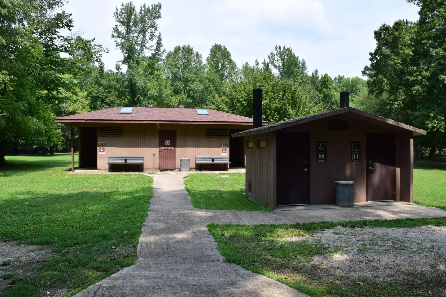 MARKHAM SPRINGS photo 3