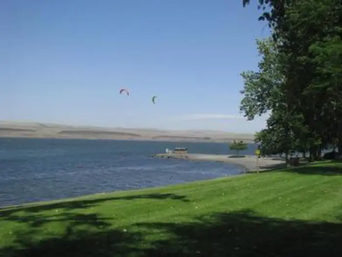 MCNARY BEACH - SOCKEYE SHELTER (OR) photo 3