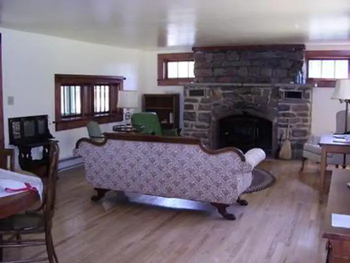 MORGAN-CASE HOMESTEAD photo 3