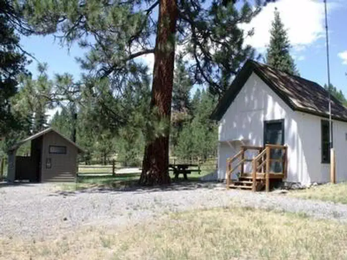 Murderers Creek Guard Station photo 5