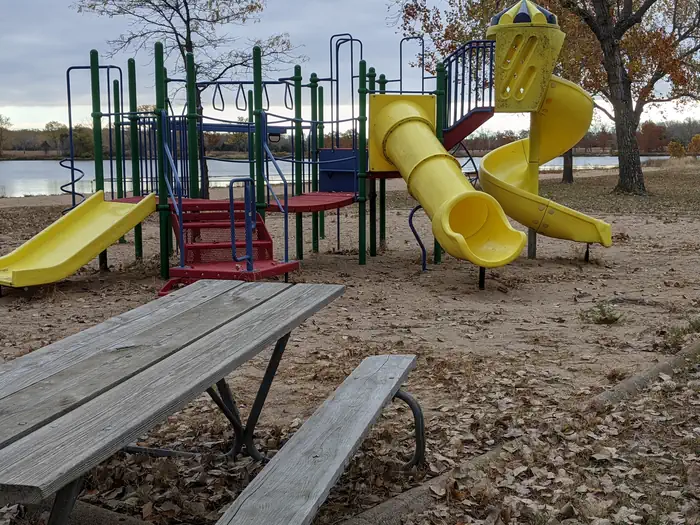 OUTLET PARK (KS) photo 2