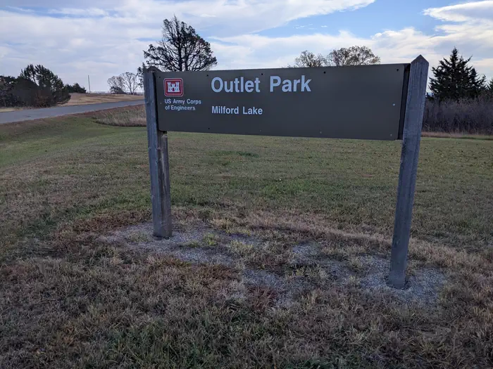 OUTLET PARK (KS) photo 3