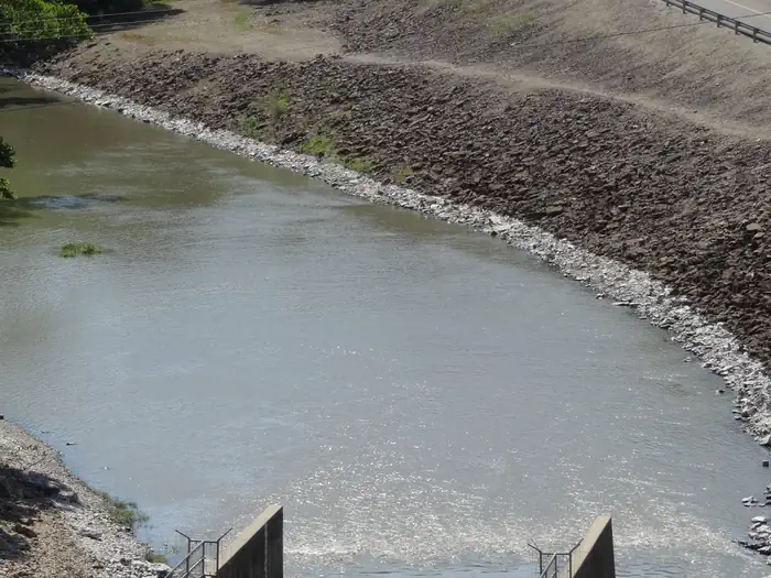 OUTLET (POMONA LAKE) photo 2