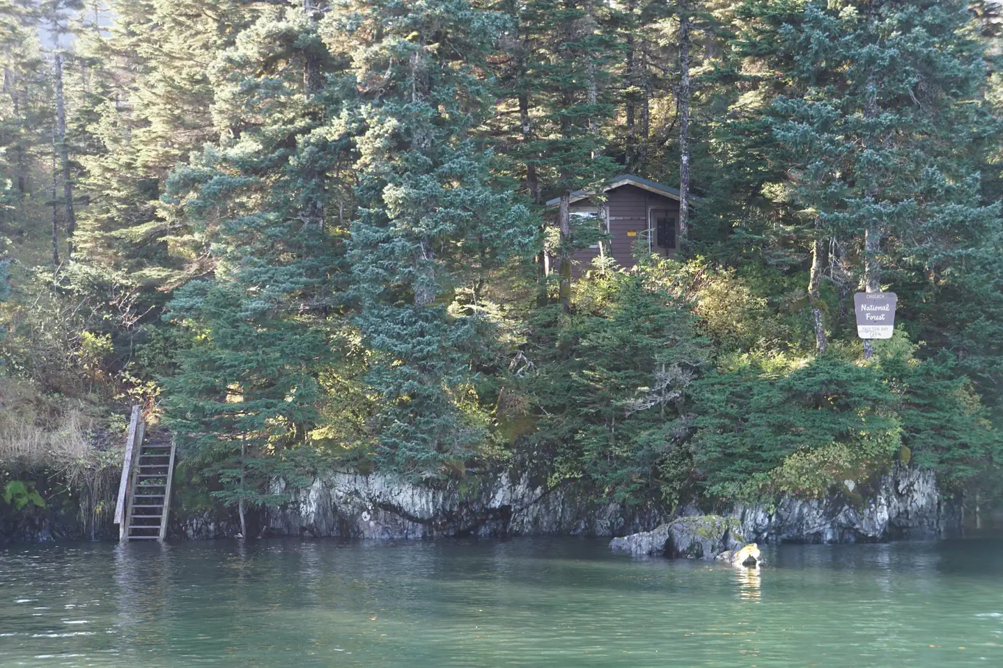 PAULSON BAY CABIN photo 2