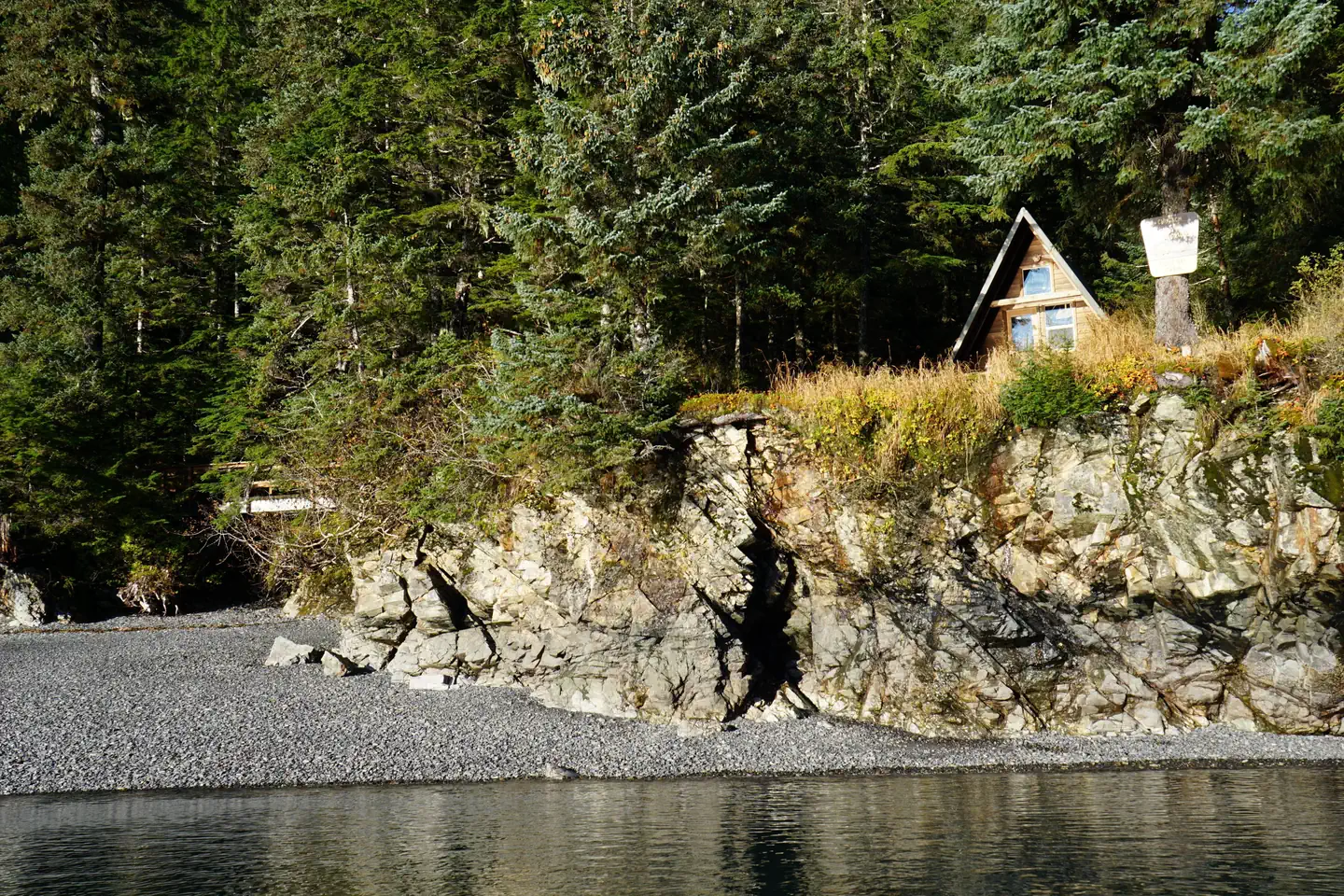 PIGOT BAY CABIN photo 2
