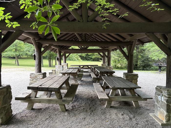 PINK BEDS PICNIC SHELTER photo 3