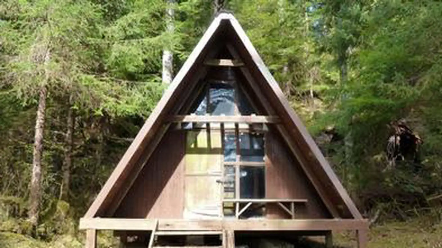 PYBUS BAY CABIN photo