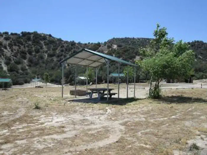 PYRAMID LAKE - LOS ALAMOS CAMPGROUND photo 4