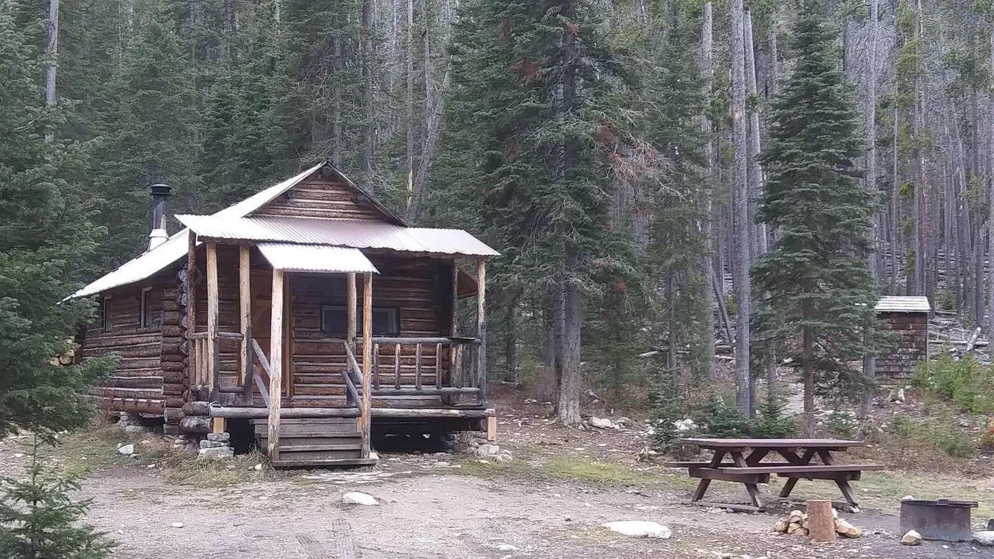 RACETRACK CABIN photo