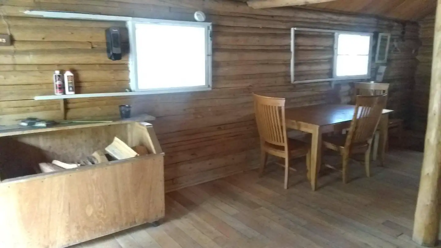 RACETRACK CABIN photo 3