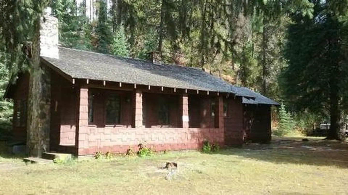 RED IVES CABIN photo 3