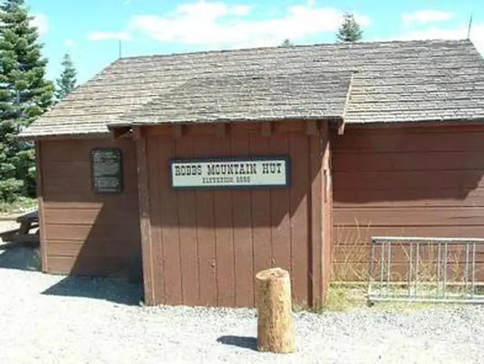 ROBBS HUT photo 5