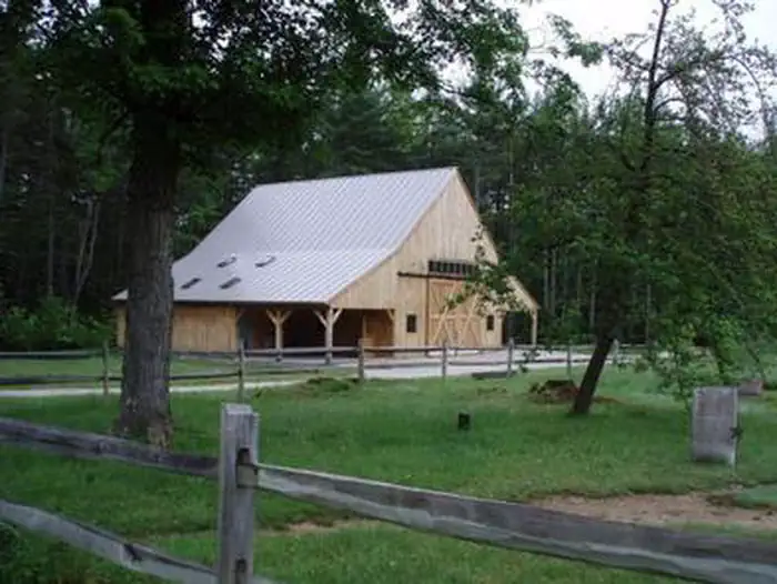 RUSSELL-COLBATH BARN photo 2