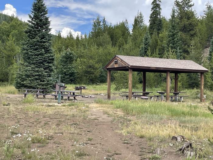 Seedhouse Group Site - Medicine-Bow Routt NF (CO) photo 2
