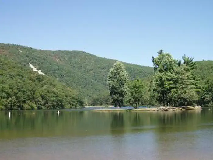 SHERANDO LAKE GROUP PICNIC SHELTER photo 4