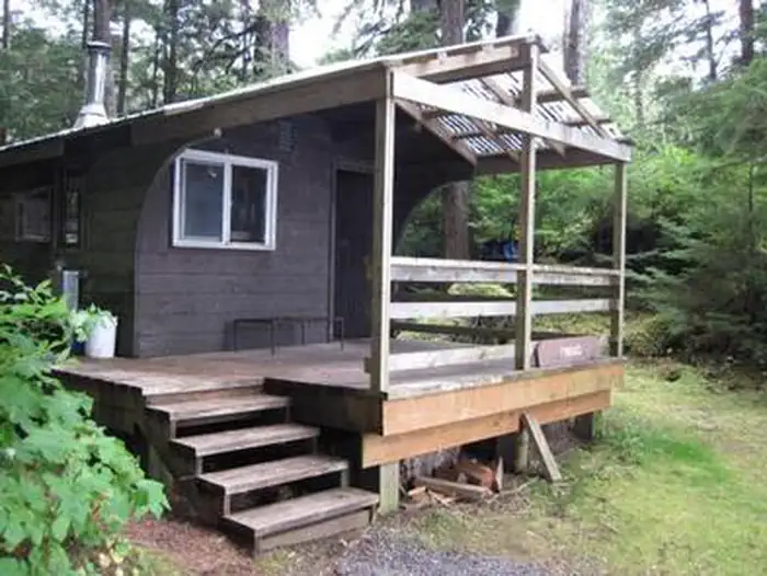SHIPLEY BAY CABIN photo 3