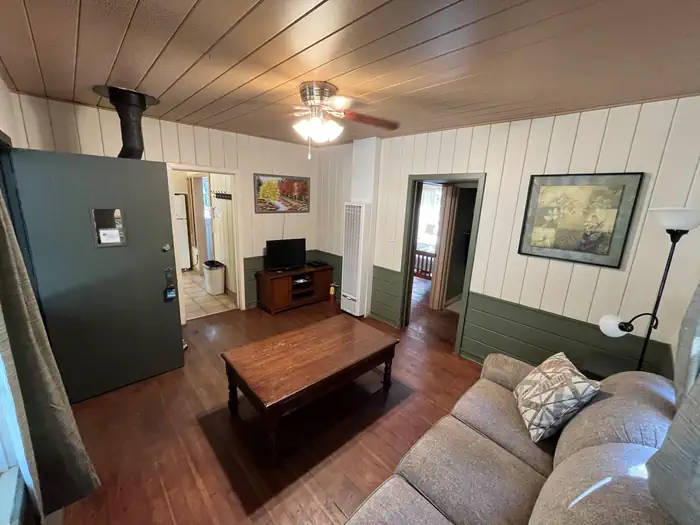 SLY GUARD CABIN photo 5