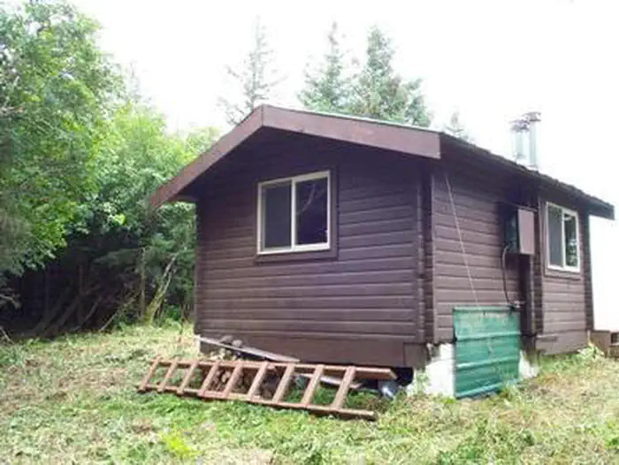 SOFTUK BAR CABIN photo 2