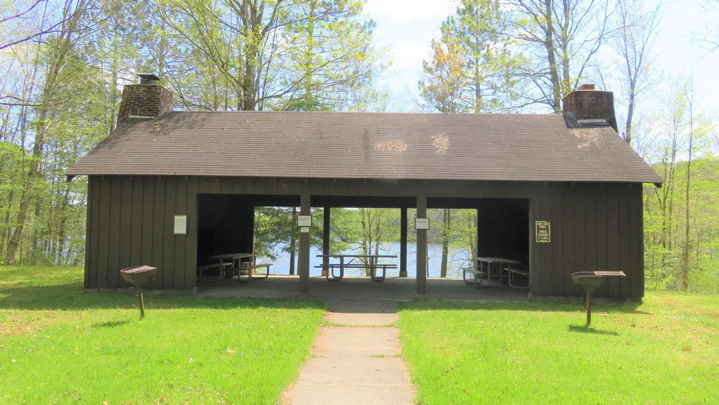 SPEARHEAD POINT SHELTER photo