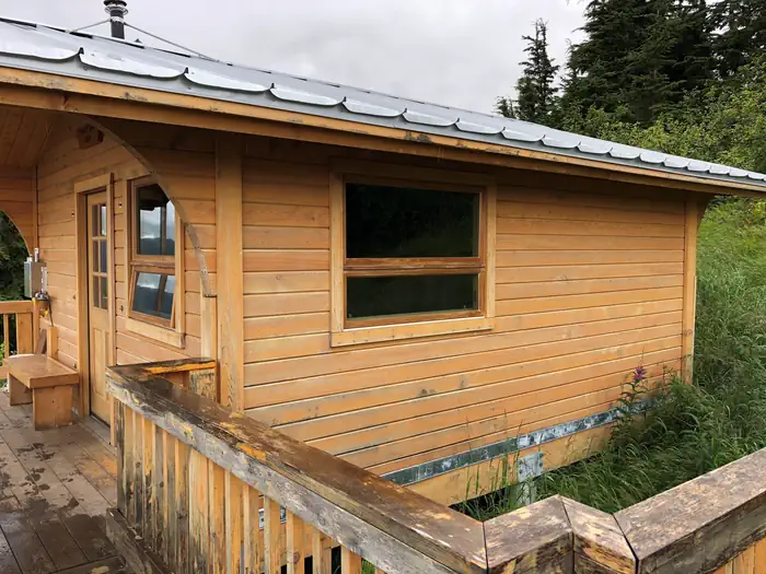 SPENCER BENCH CABIN photo 3
