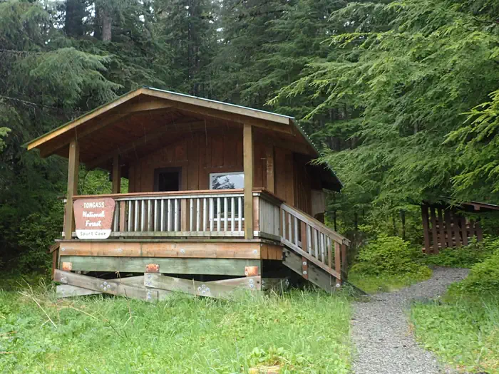 SPURT COVE CABIN photo 2