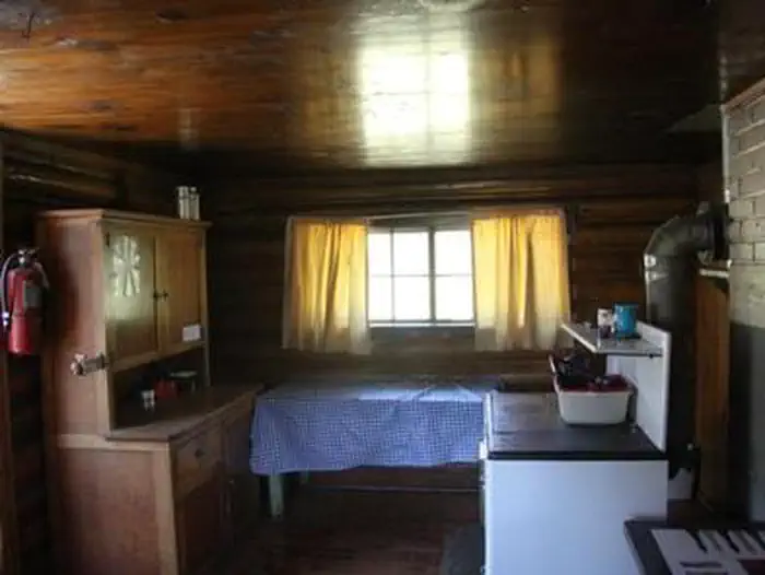 SQUIRREL MEADOWS CABIN photo 3