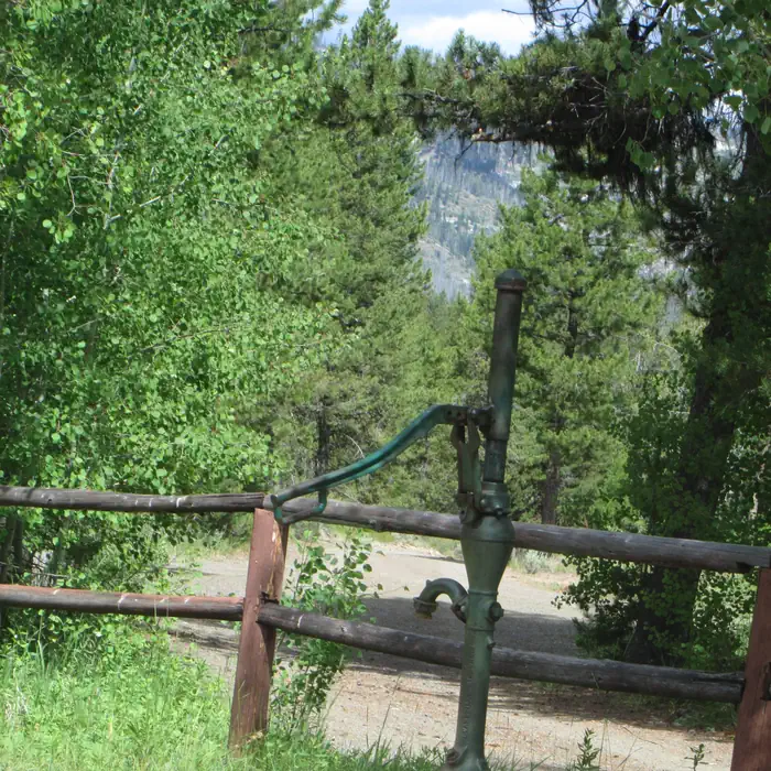 STOLLE MEADOWS CABIN photo 4