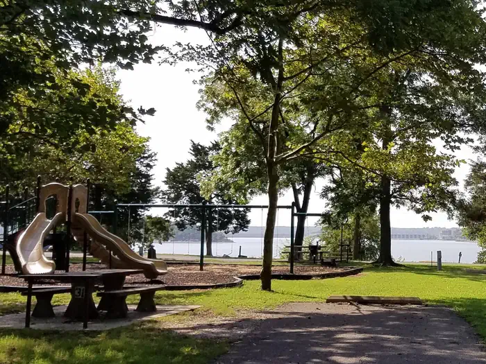 STRAYHORN LANDING photo 4