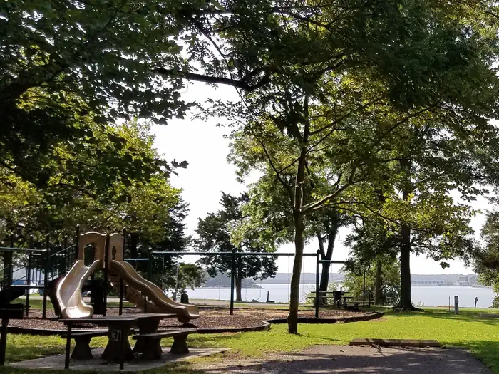 STRAYHORN LANDING photo 5