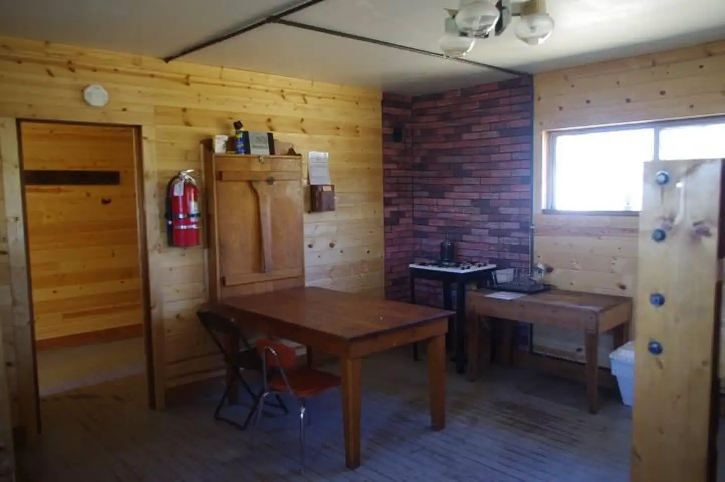 STUMP CREEK GUARD STATION photo 2