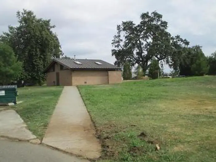 SYCAMORE GROVE (RED BLUFF) CAMPGROUND photo 4