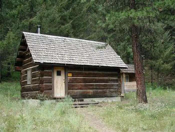 TEANAWAY GUARD STATION photo 4