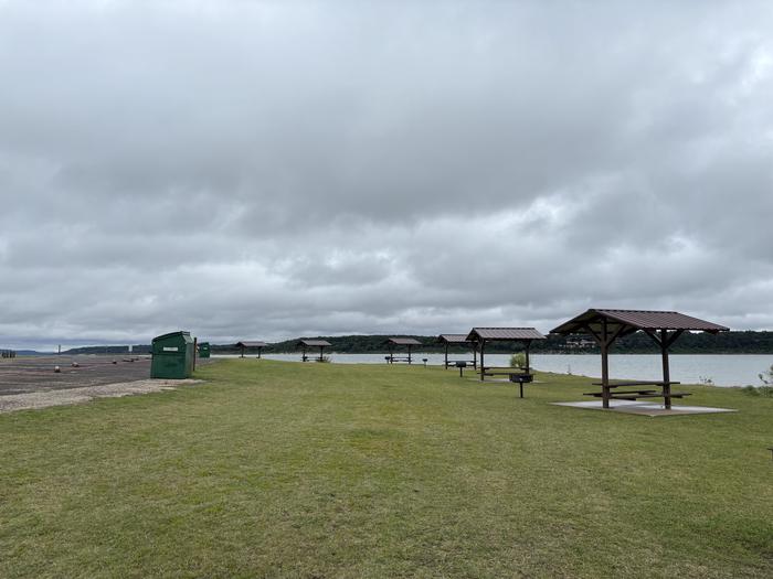 TEMPLES LAKE photo 3