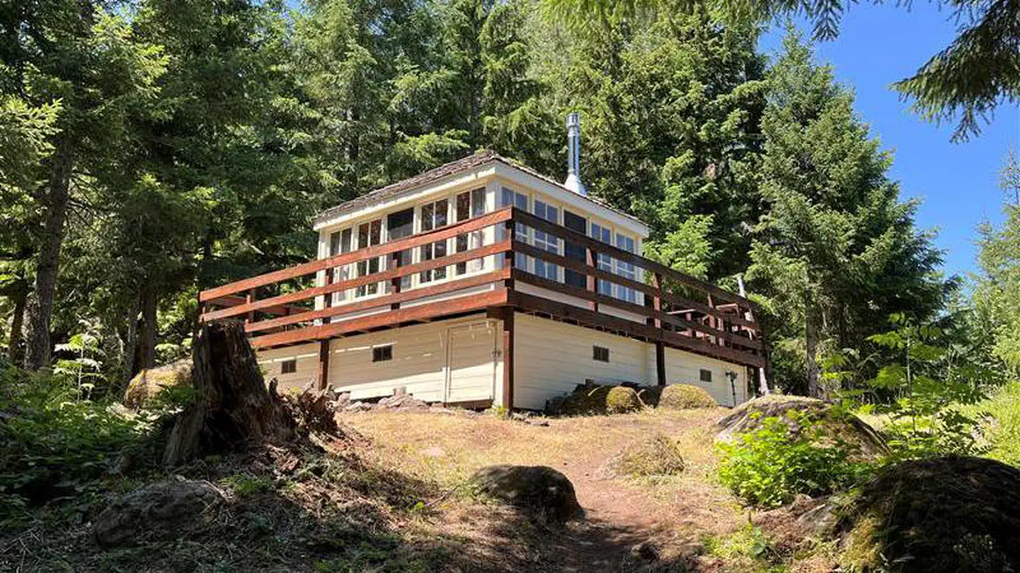 TIMBER BUTTE CABIN photo