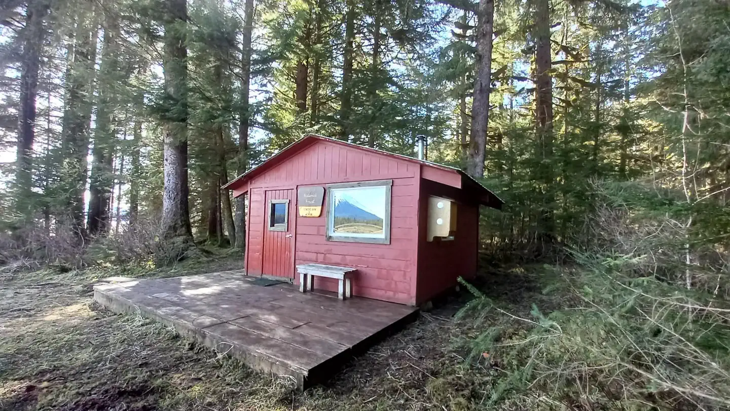 TOWERS ARM CABIN photo