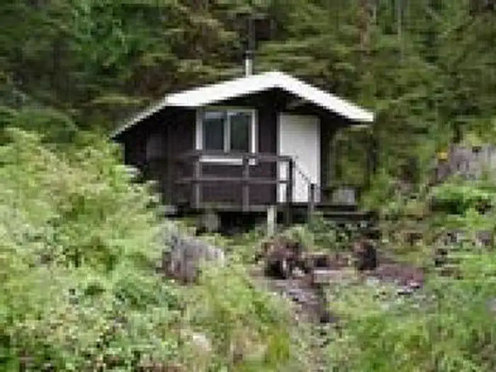 TROLLERS COVE CABIN photo 3