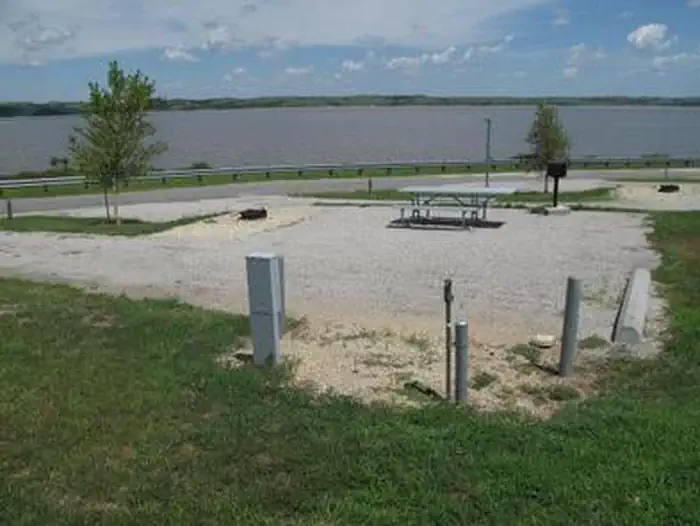 TUTTLE CREEK COVE photo 3