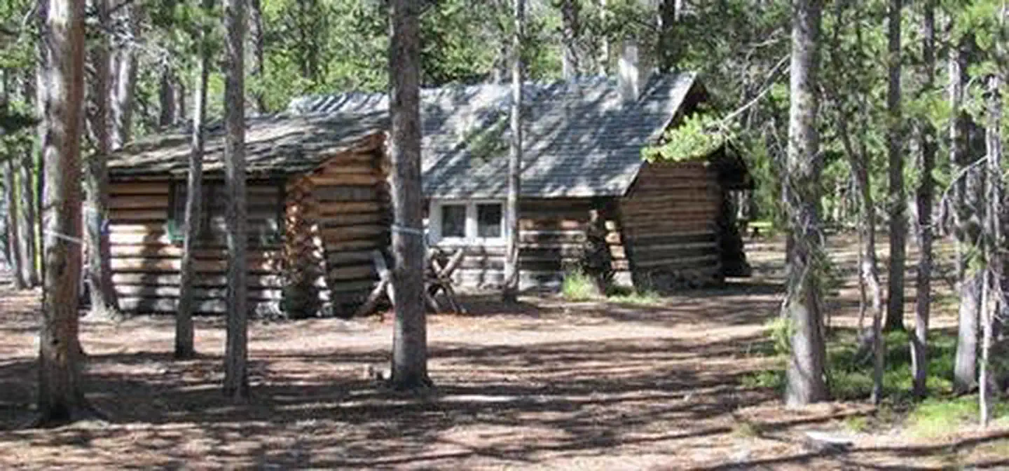 TWIN LAKES CABIN (MT) photo 2