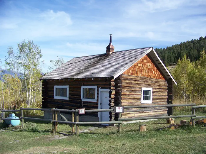 WALL CREEK CABIN photo 3