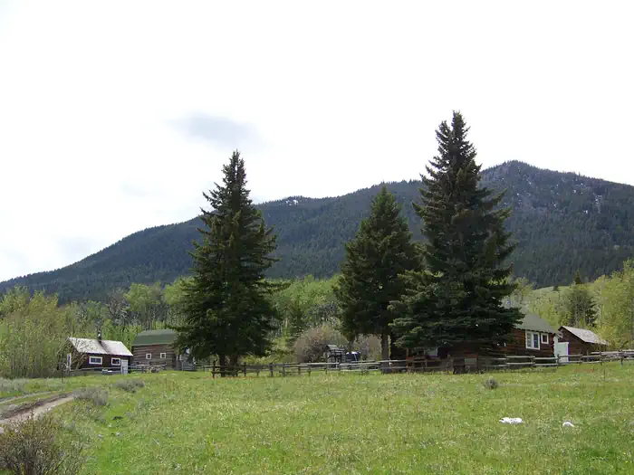WALL CREEK CABIN photo 5