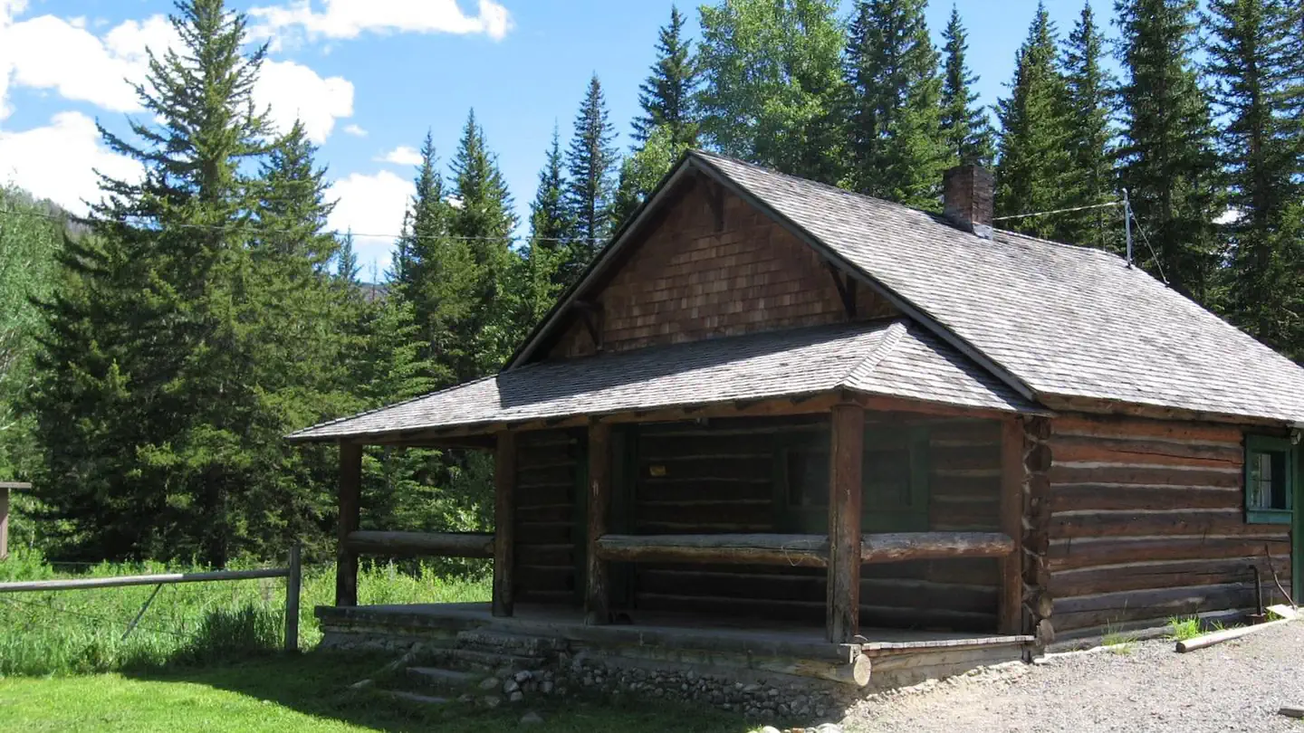 WEST BOULDER CABIN photo