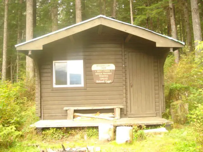 WINSTANLEY LAKE CABIN photo 2