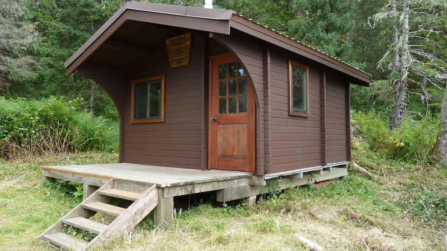 YOUNG LAKE (SOUTH) CABIN photo