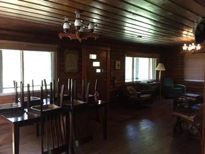 ZIPS PLACE CABIN photo 2