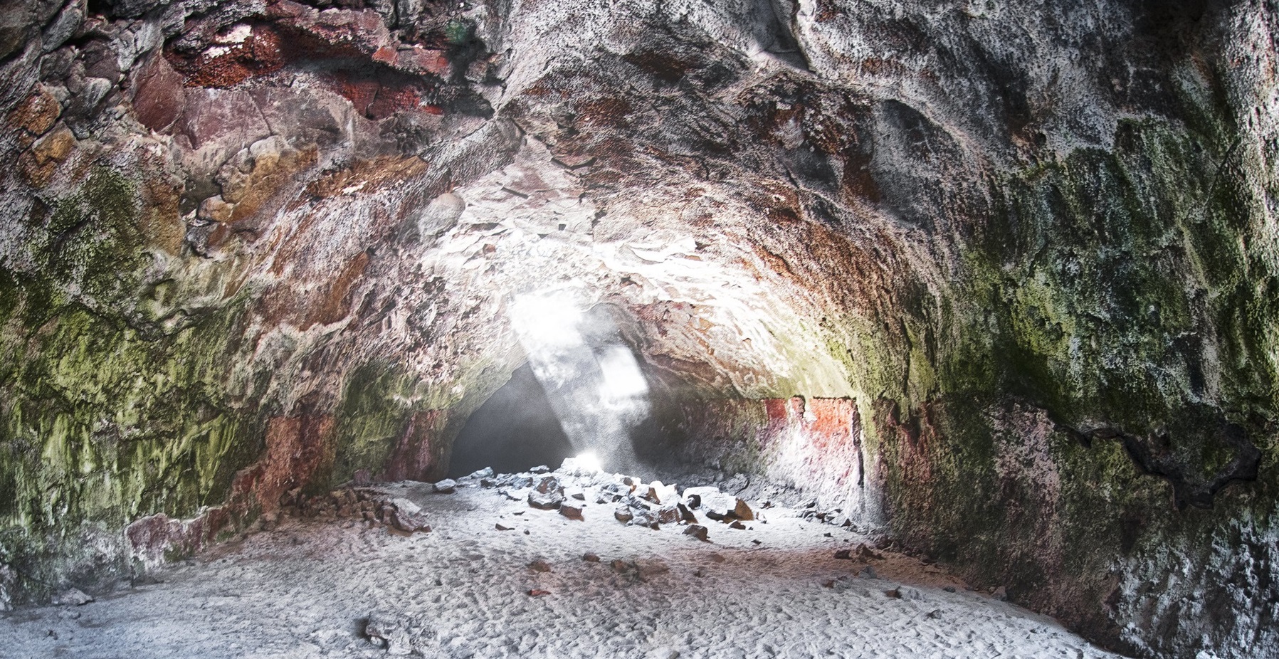 Derrick Cave photo 3