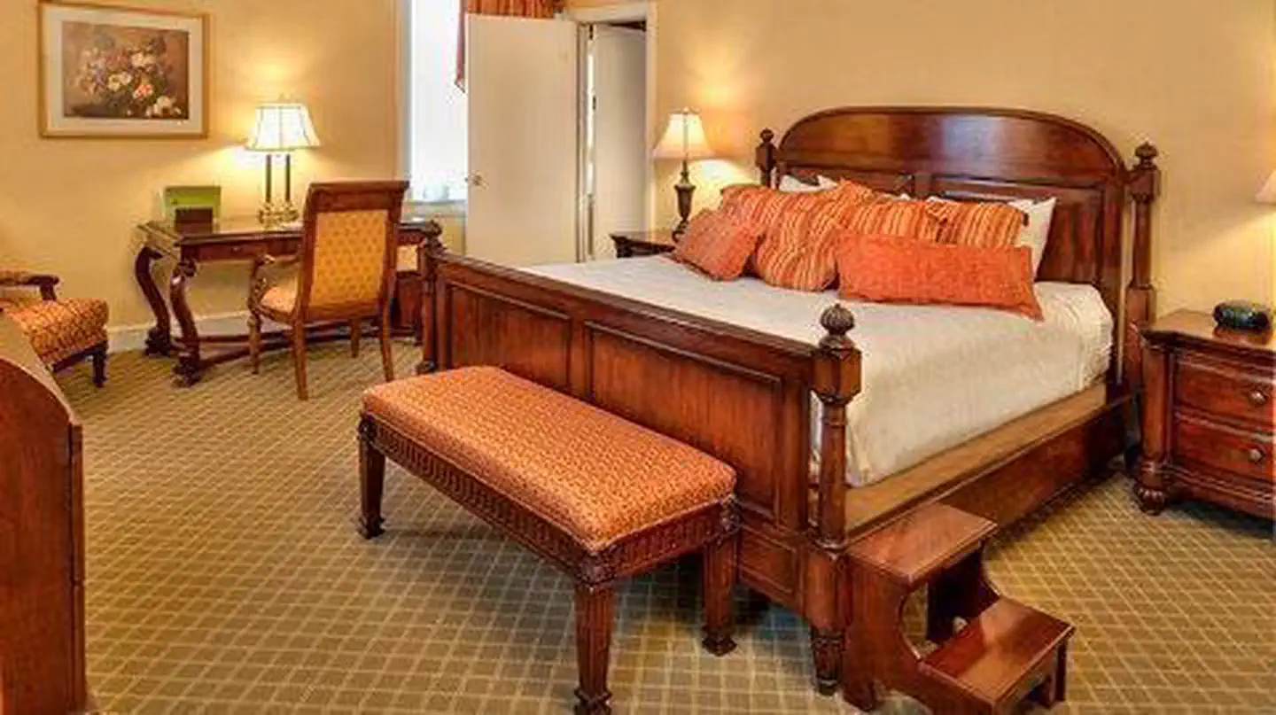 St. Louis Union Station Hotel, Curio Collection by Hilton photo 4